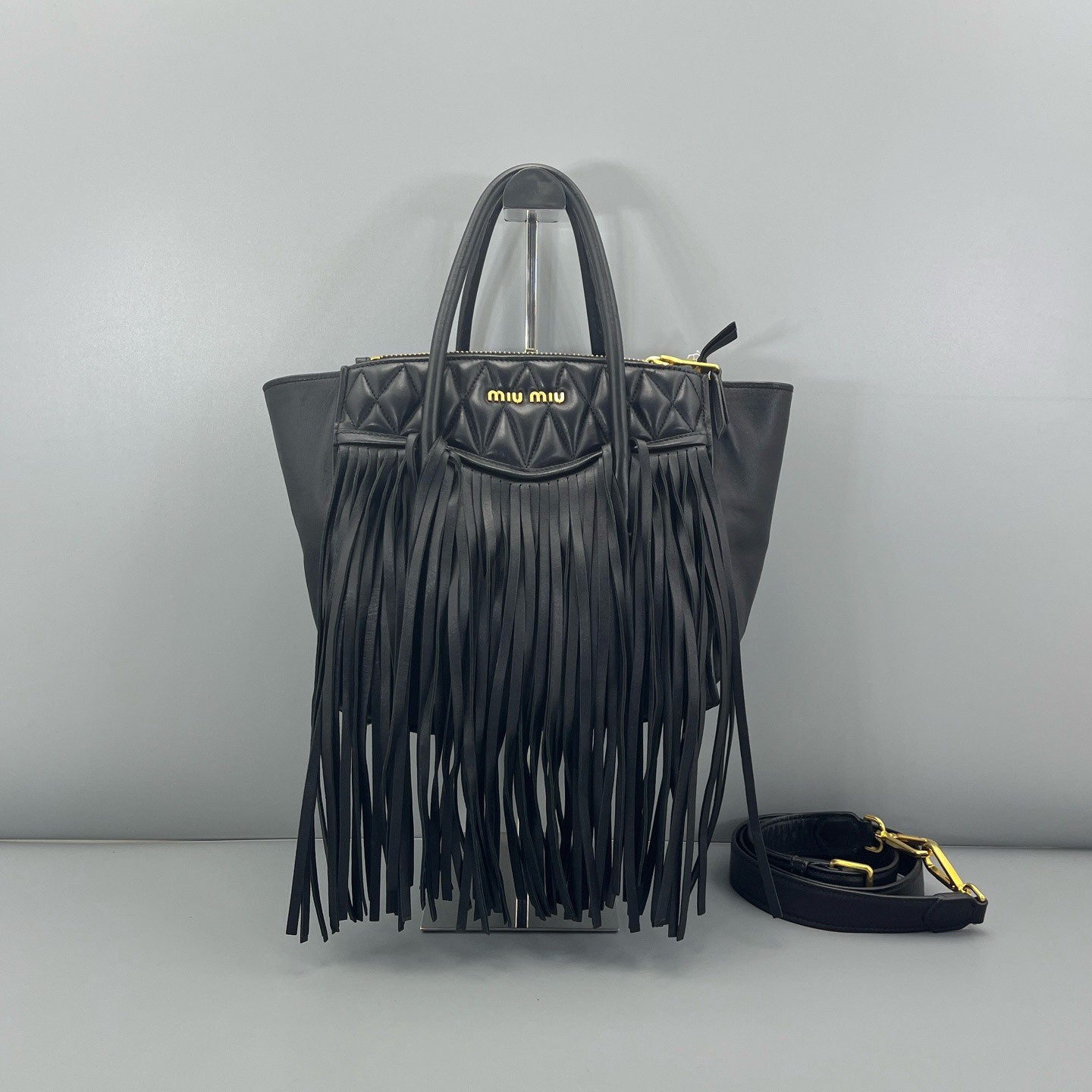 Miu Miu - Fringe Tote Bag - Leather - Black - (Medium)