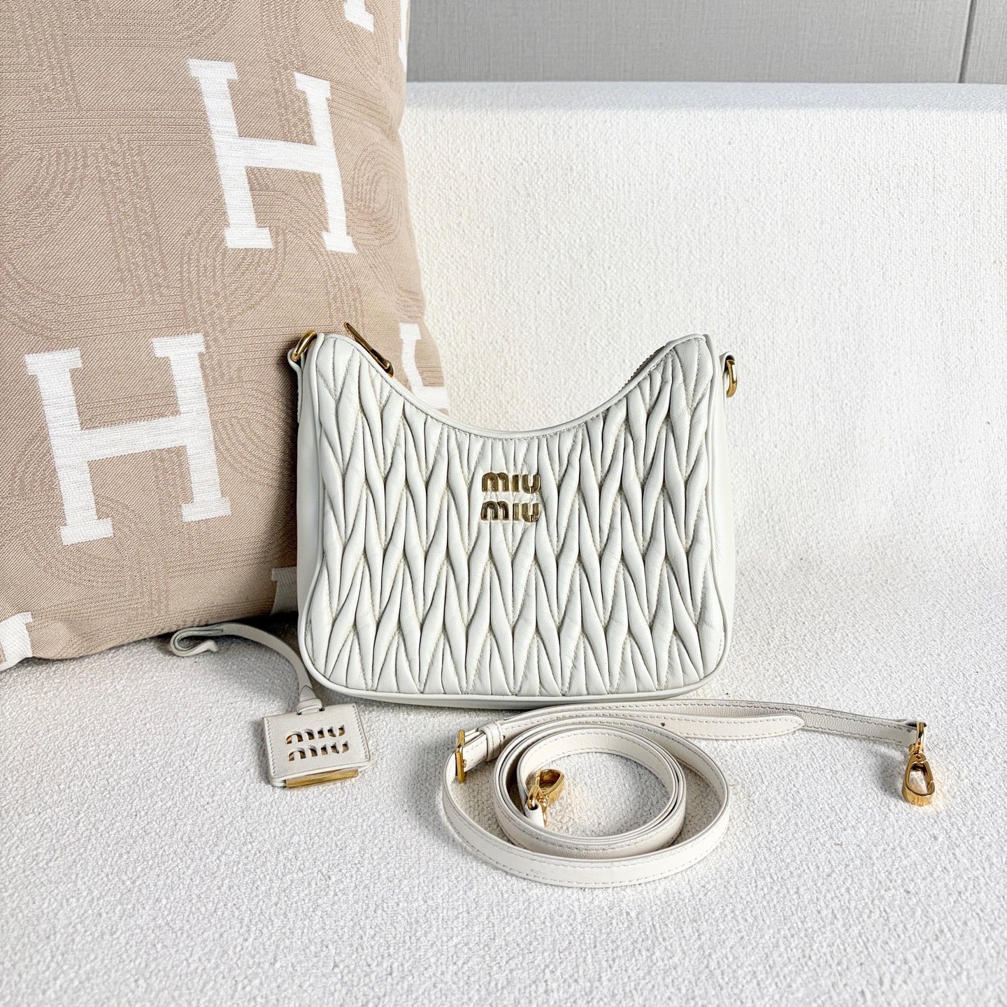 Miu Miu - Hobo Bag - Leather - White - (mini)