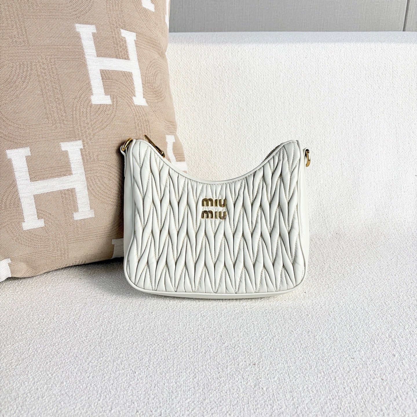 Miu Miu - Hobo Bag - Leather - White - (mini)