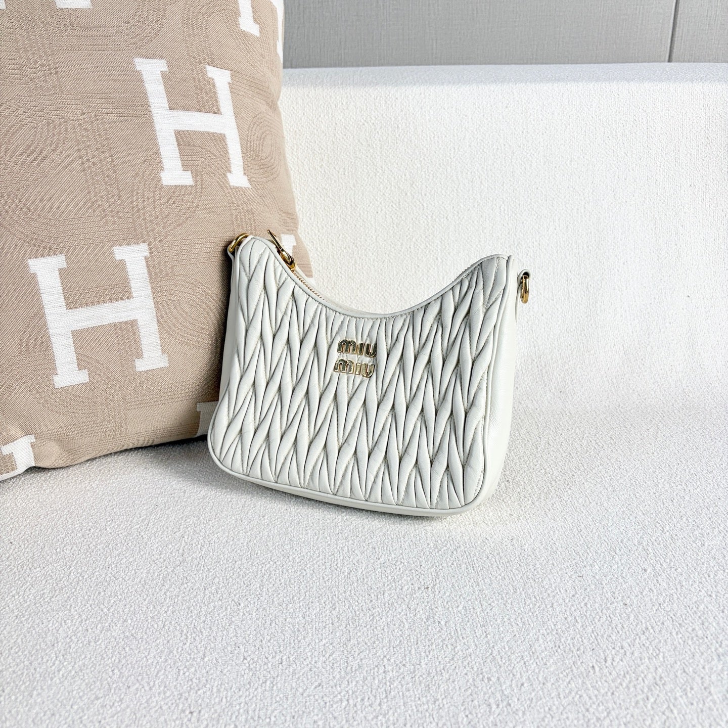 Miu Miu - Hobo Bag - Leather - White - (mini)