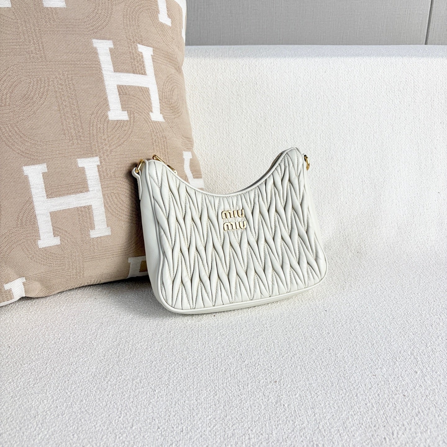 Miu Miu - Hobo Bag - Leather - White - (mini)