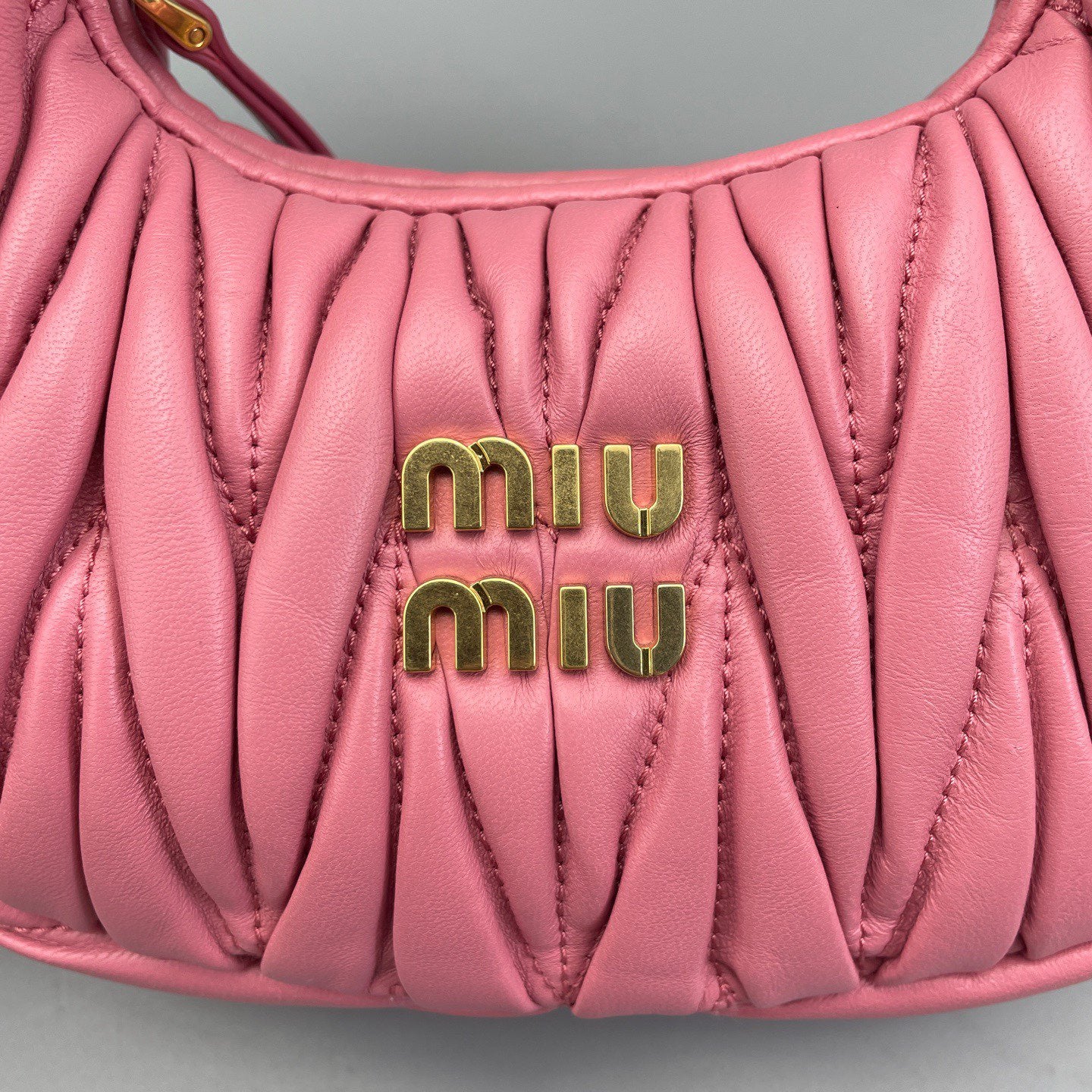 Miu Miu - Hobo Bag - Pleated leather - Pink - (Mini)