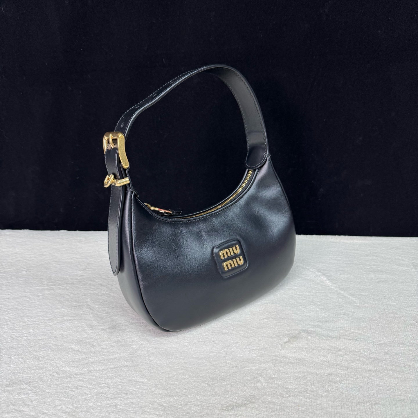 Miu Miu - Hobo - Leather - Black - (small)