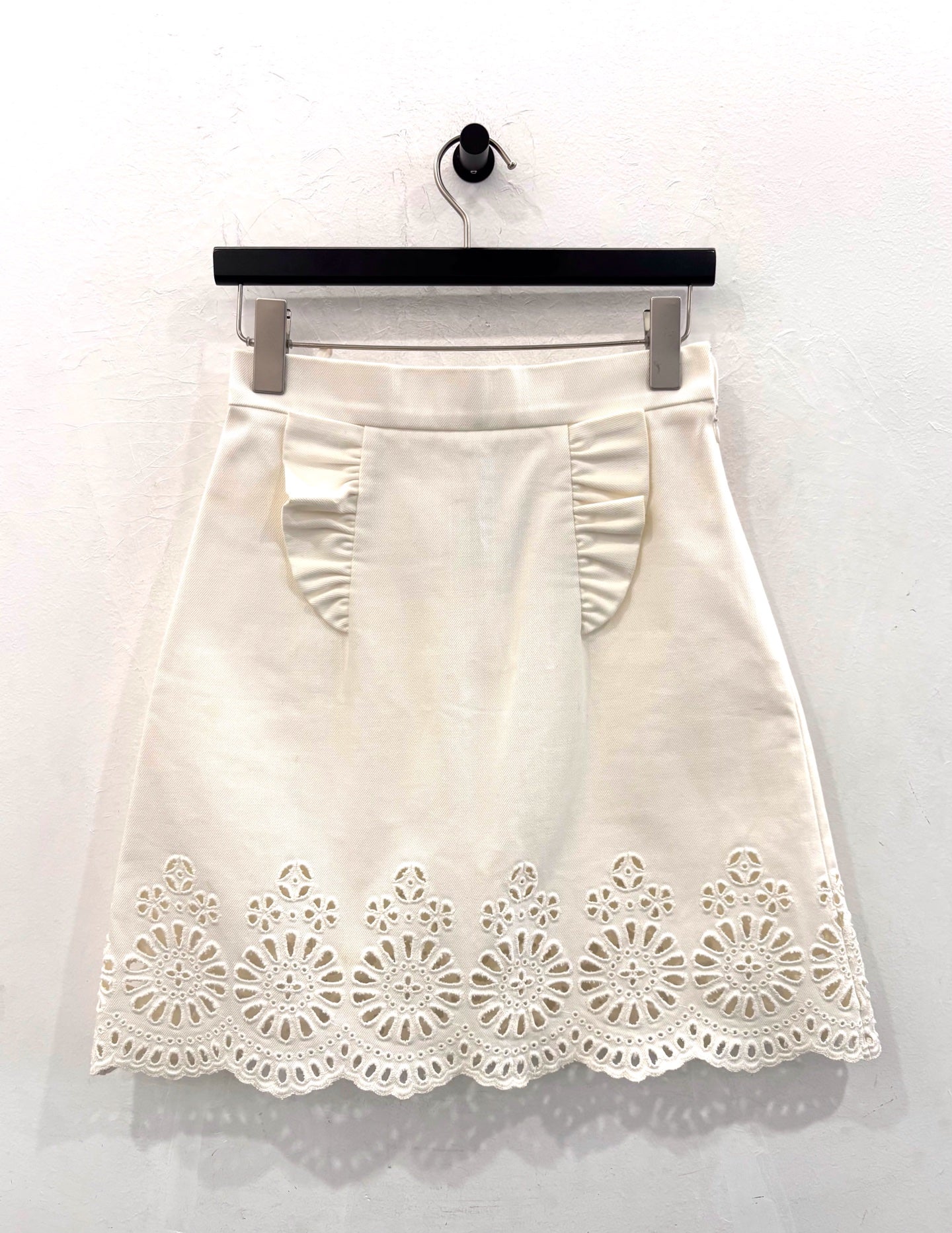 Miu Miu - Hollow Floral Lace Denim Shorts - Denim (Cotton blend) - White - (38)