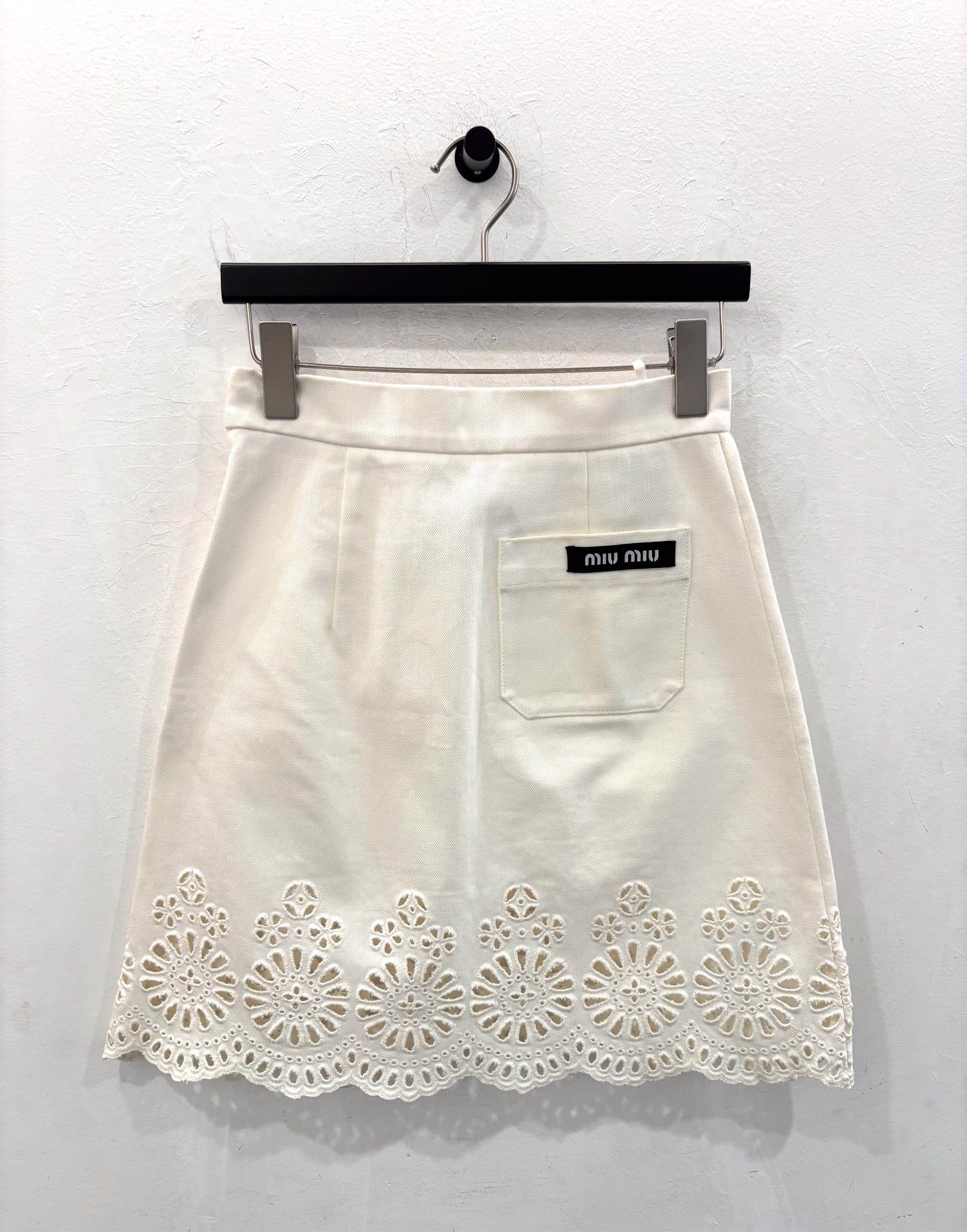 Miu Miu - Hollow Floral Lace Denim Shorts - Denim (Cotton blend) - White - (38)