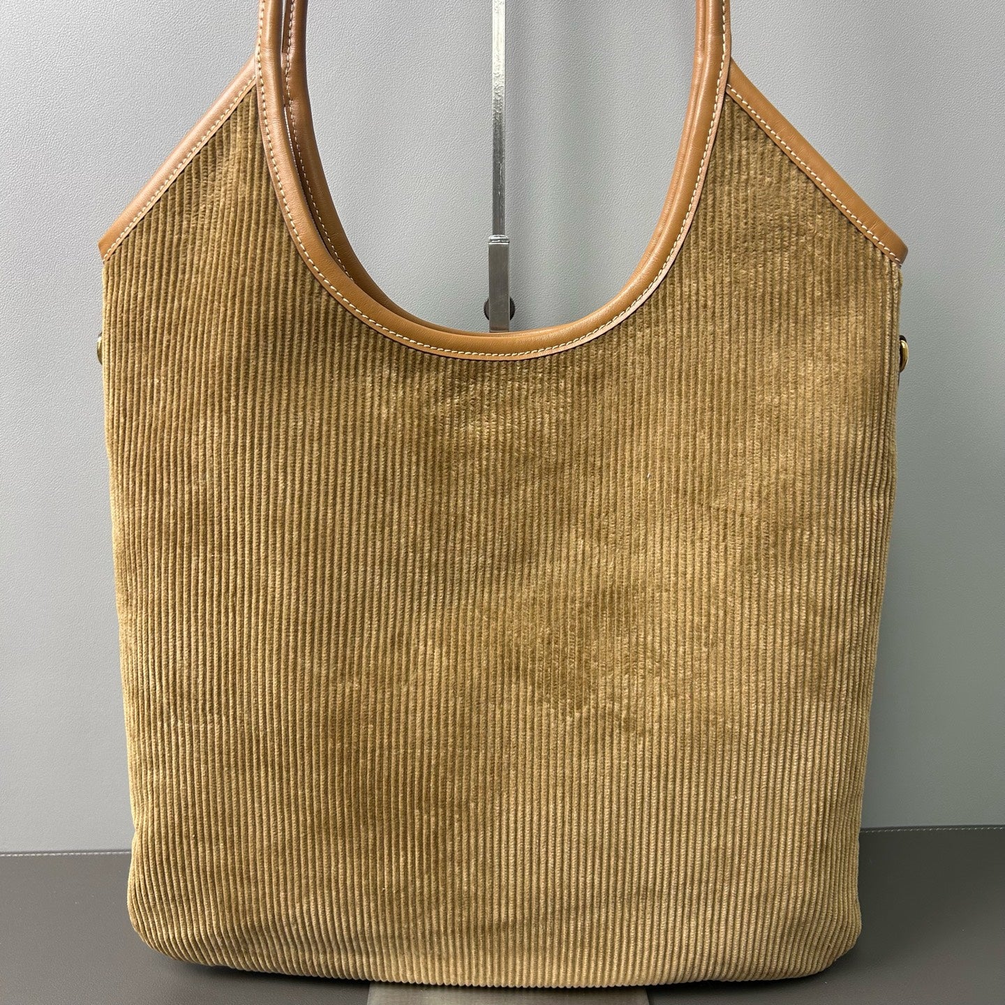 Miu Miu - Ivy Corduroy Tote Bag - Corduroy with leather trim - Camel - (large)