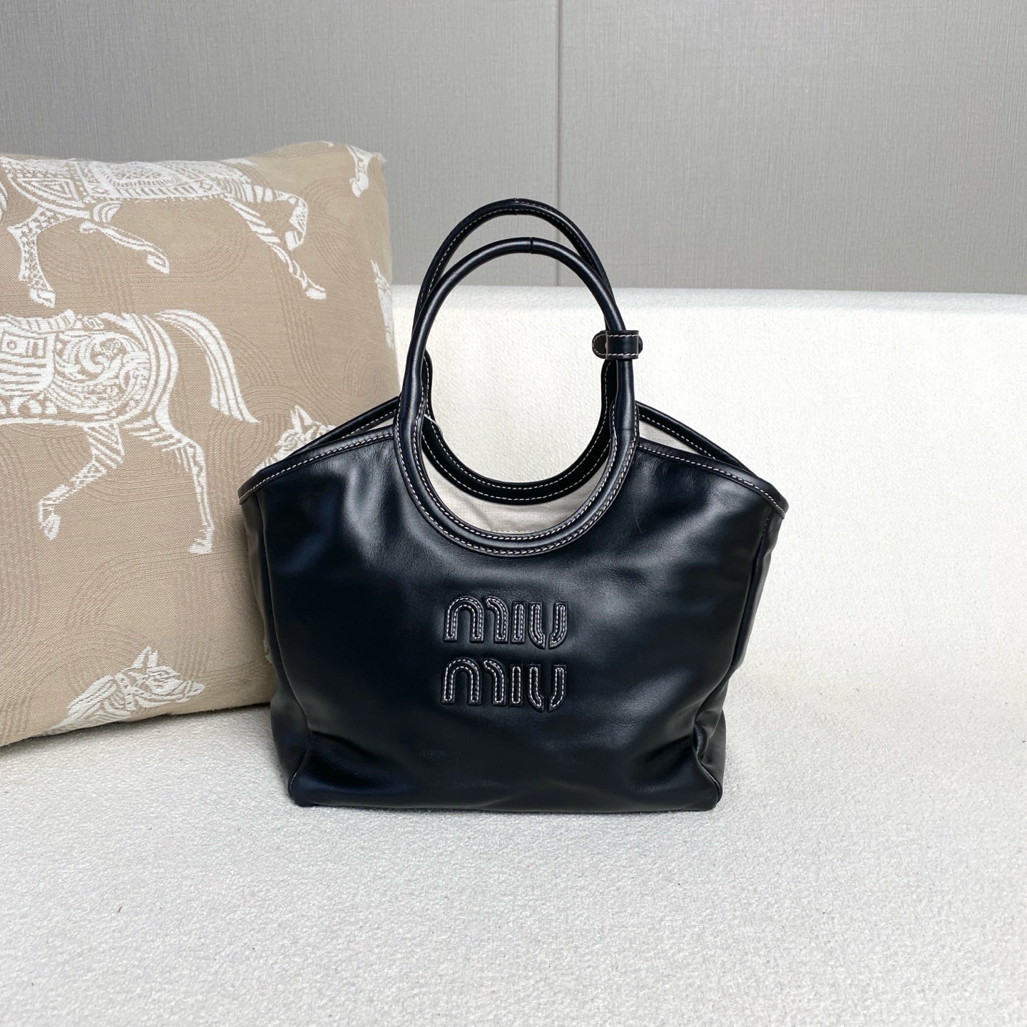 Miu Miu - Ivy Market Basket Tote Bag - Cowhide leather - Black - (Small)