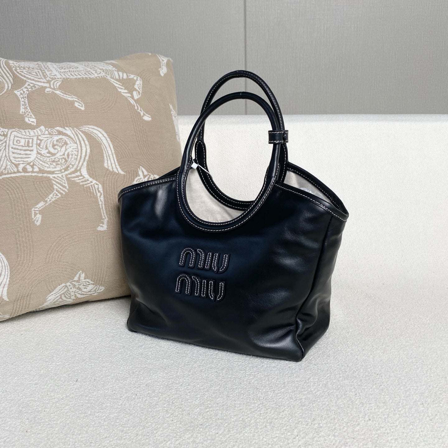 Miu Miu - Ivy Market Basket Tote Bag - Cowhide leather - Black - (Small)
