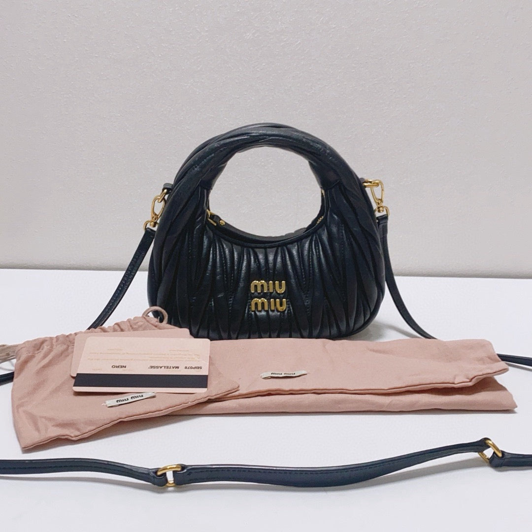 Miu Miu - Matelassé Hobo Bag - Lambskin leather - Black - (mini)