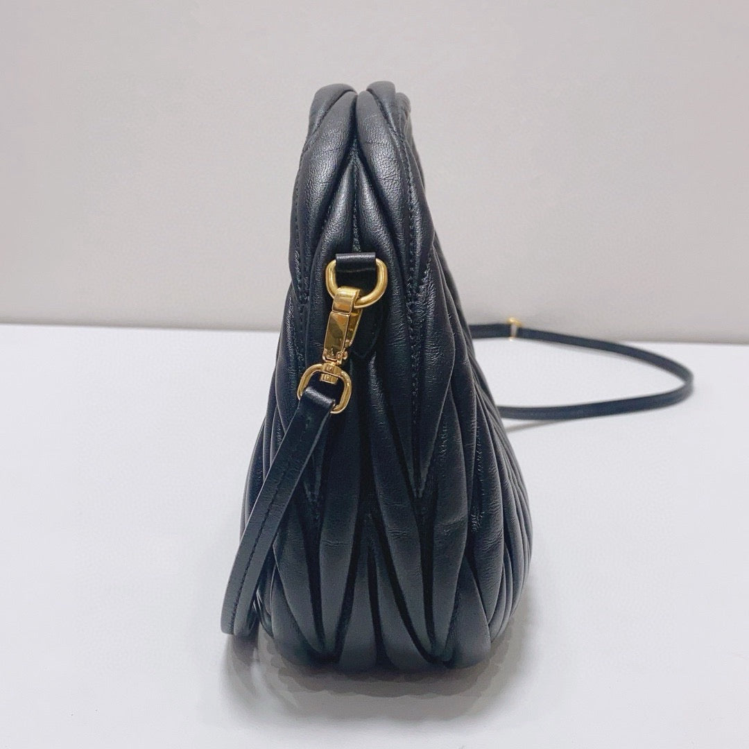 Miu Miu - Matelassé Hobo Bag - Lambskin leather - Black - (mini)