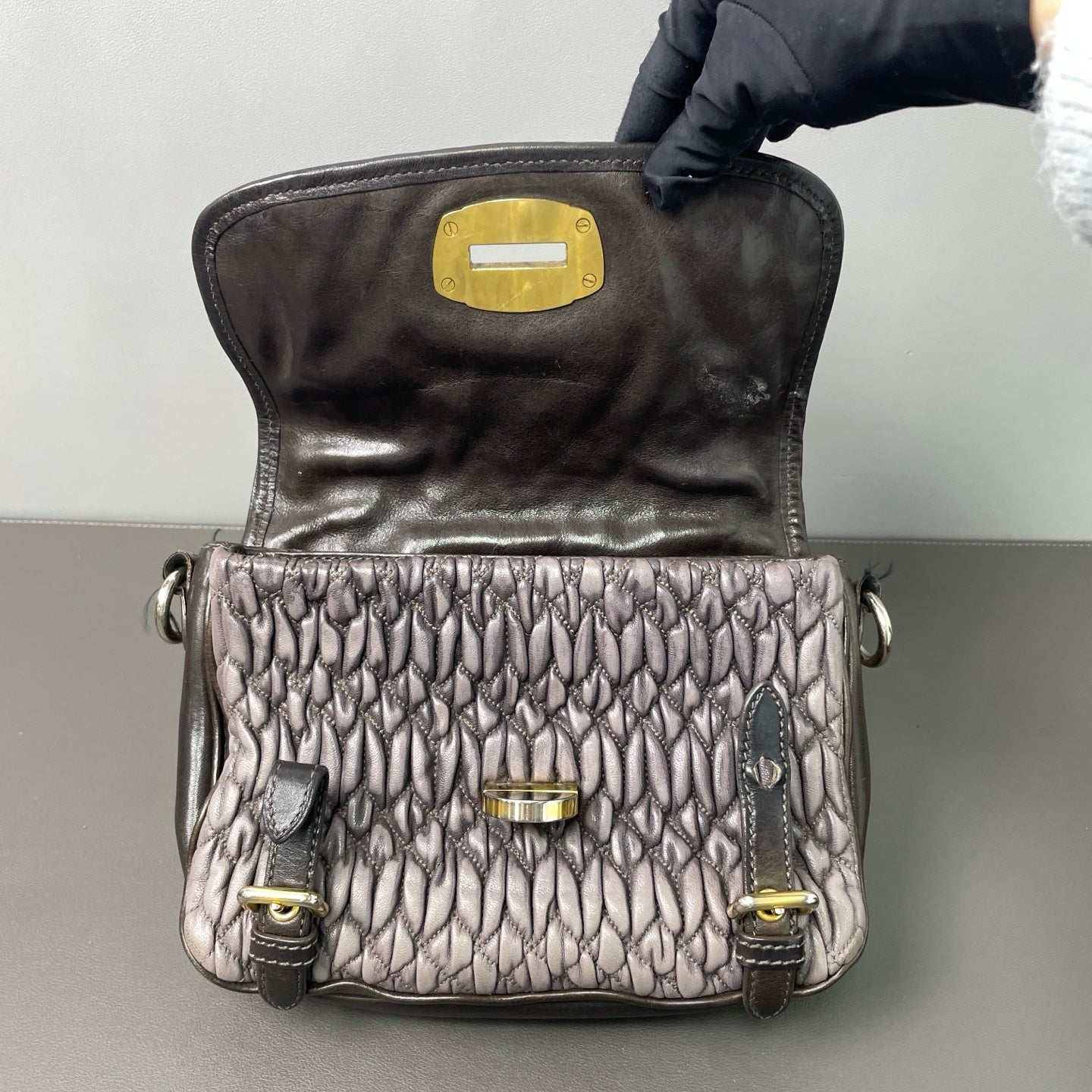 Miu Miu - Matelassé Messenger Shoulder Bag - Lambskin leather - Grey - (Small)