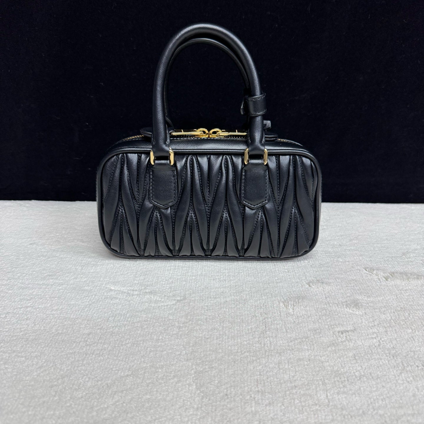 Miu Miu - Matelassé Mini Bowling Bag - Lambskin leather - Black - (mini)