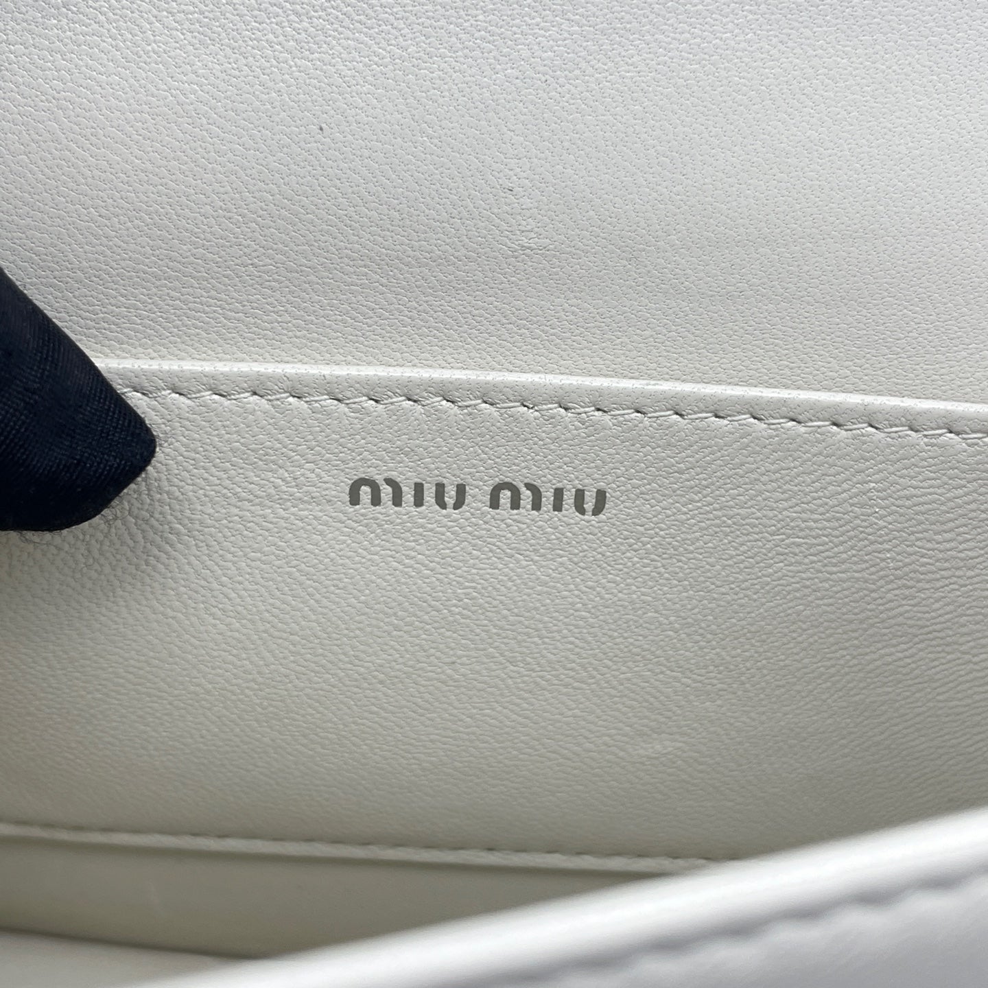 Miu Miu - Matelassé Pearl Chain Bag - Lambskin leather - White - (mini)