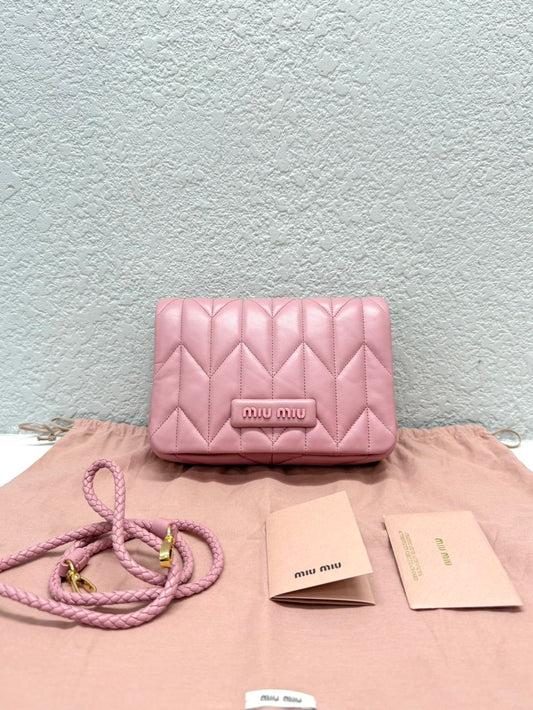 Miu Miu - Matelassé Quilted Crossbody Bag - Lambskin leather - Pink - (mini)