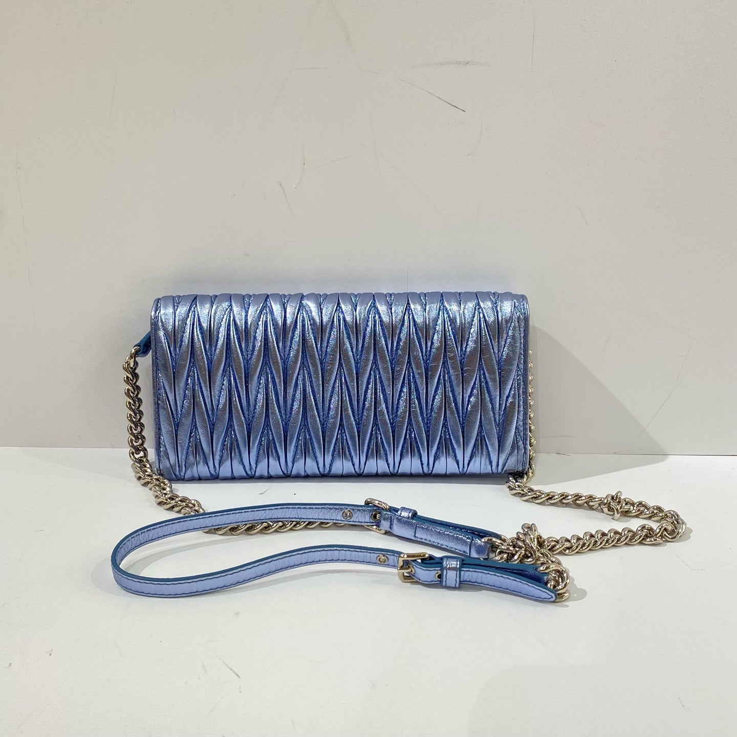 Miu Miu - Matelassé Wallet on Chain - Metallic lambskin leather - Pearlescent Blue with Silver-tone Hardware - (mini)