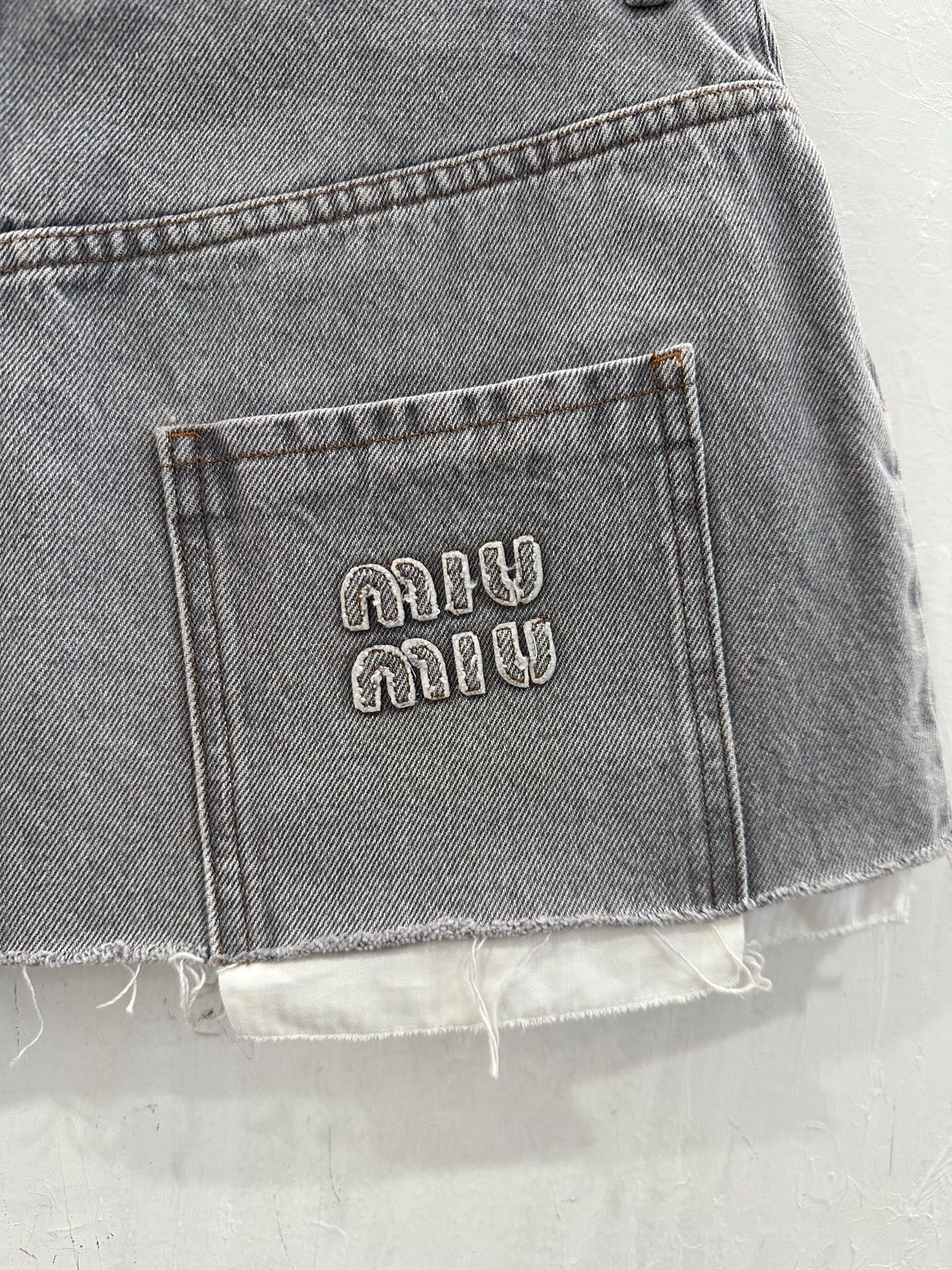 Miu Miu - Other - Denim - Jeans - Grey - (40)