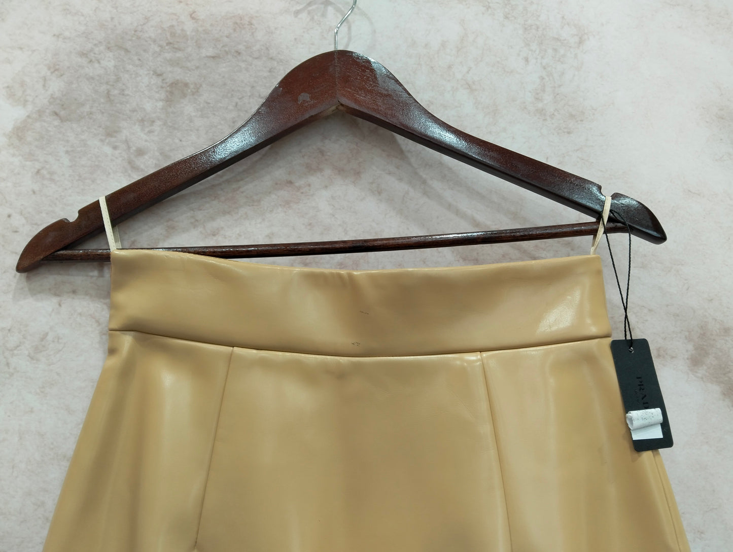 Miu Miu - Other - Leather - Beige - (38)