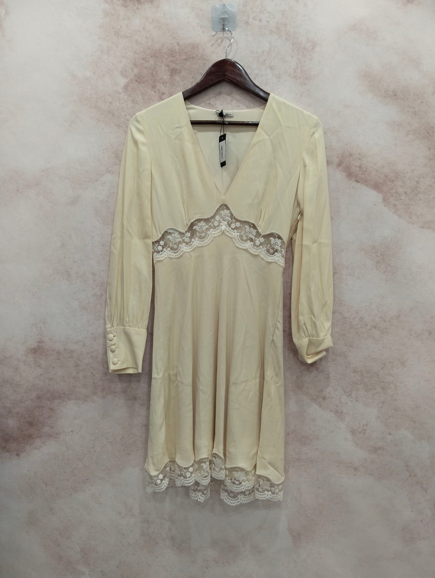 Miu Miu - Other - Silk - Beige - (40)