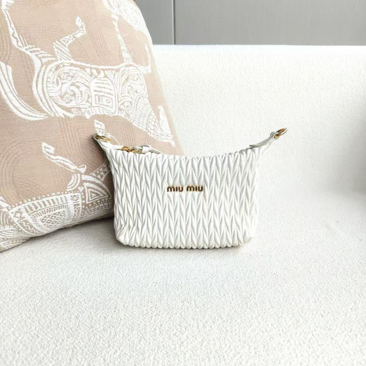 Miu Miu - Pleated Bento Bag - Lambskin leather - White with Gold-Tone Hardware - (mini)
