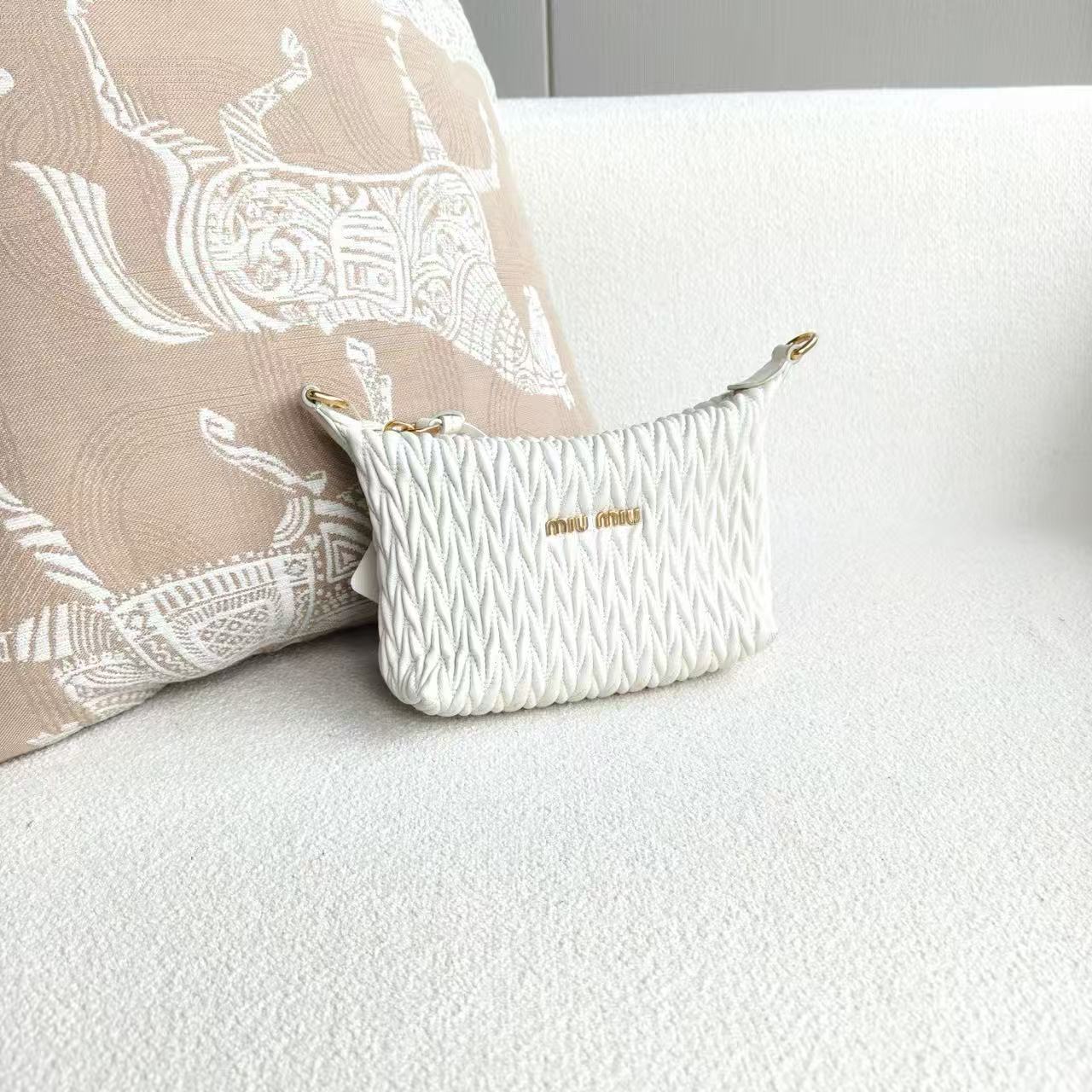 Miu Miu - Pleated Bento Bag - Lambskin leather - White with Gold-Tone Hardware - (mini)