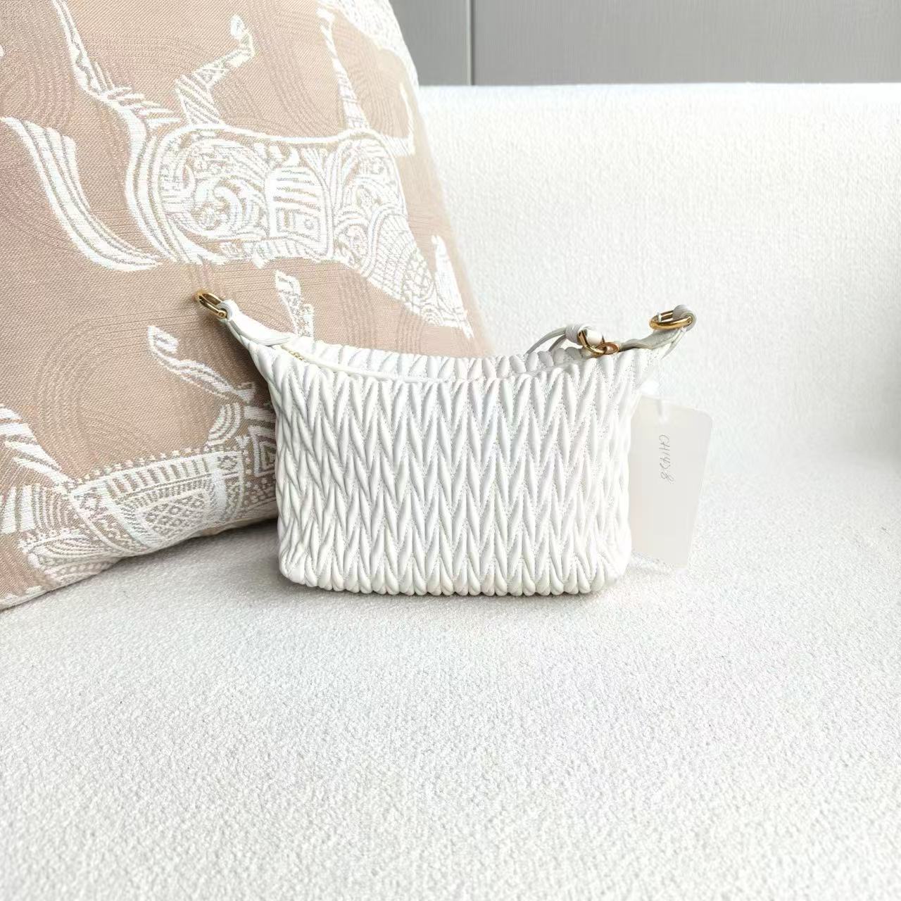 Miu Miu - Pleated Bento Bag - Lambskin leather - White with Gold-Tone Hardware - (mini)