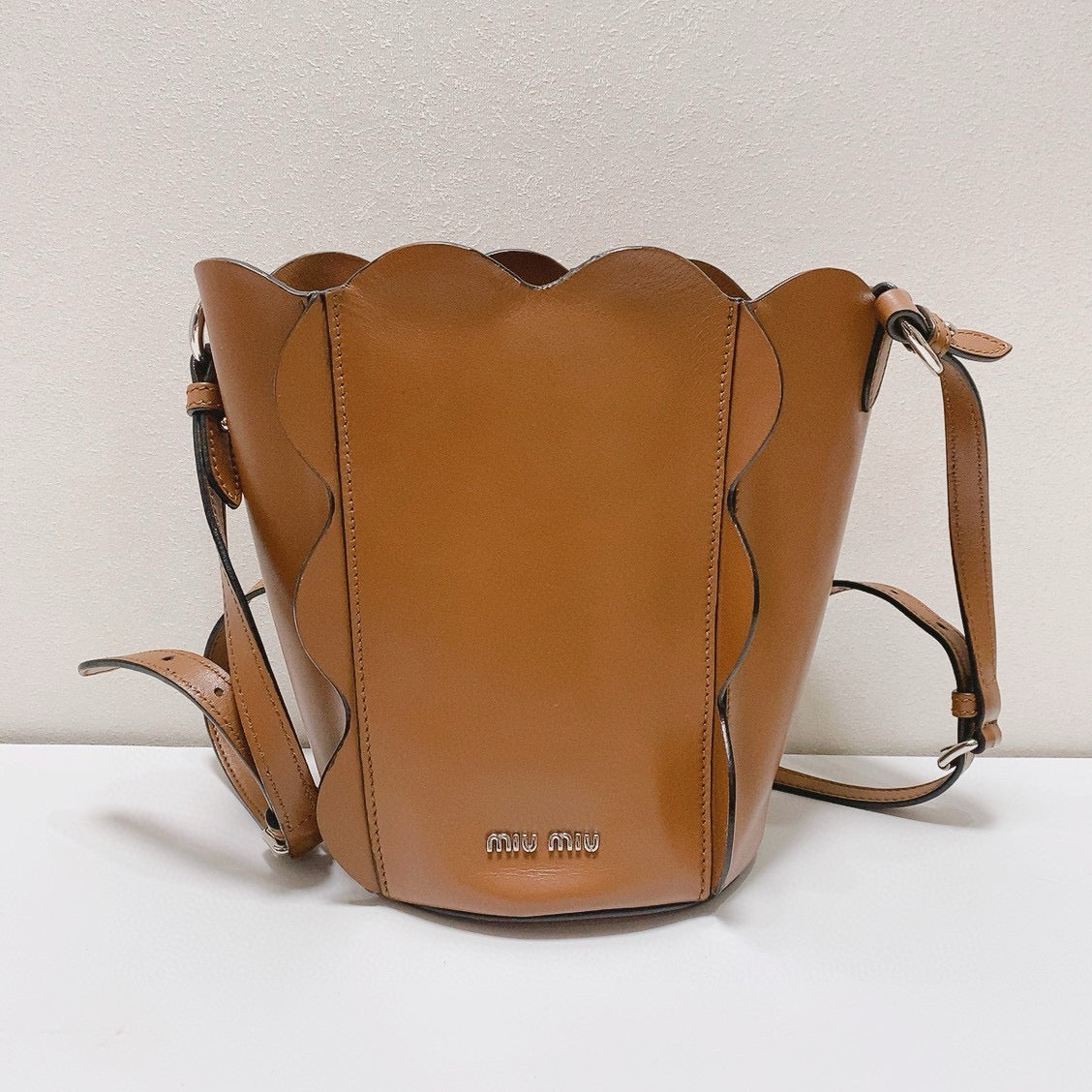 Miu Miu - Wavy Edge Petal Bucket Bag - Leather - Brown - (small)