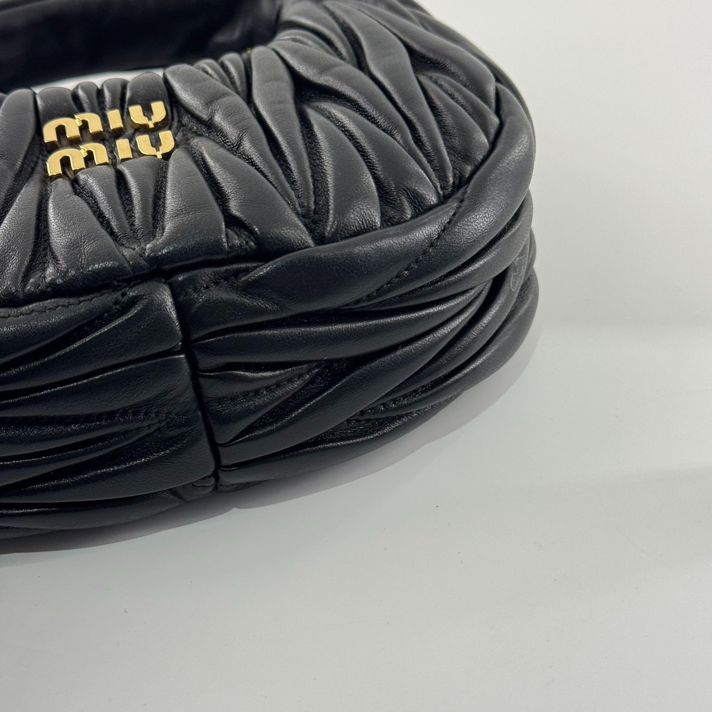 Miumiu - Miu Wander Matelassé Mini Hobo Bag - Leather - Black - (mini)