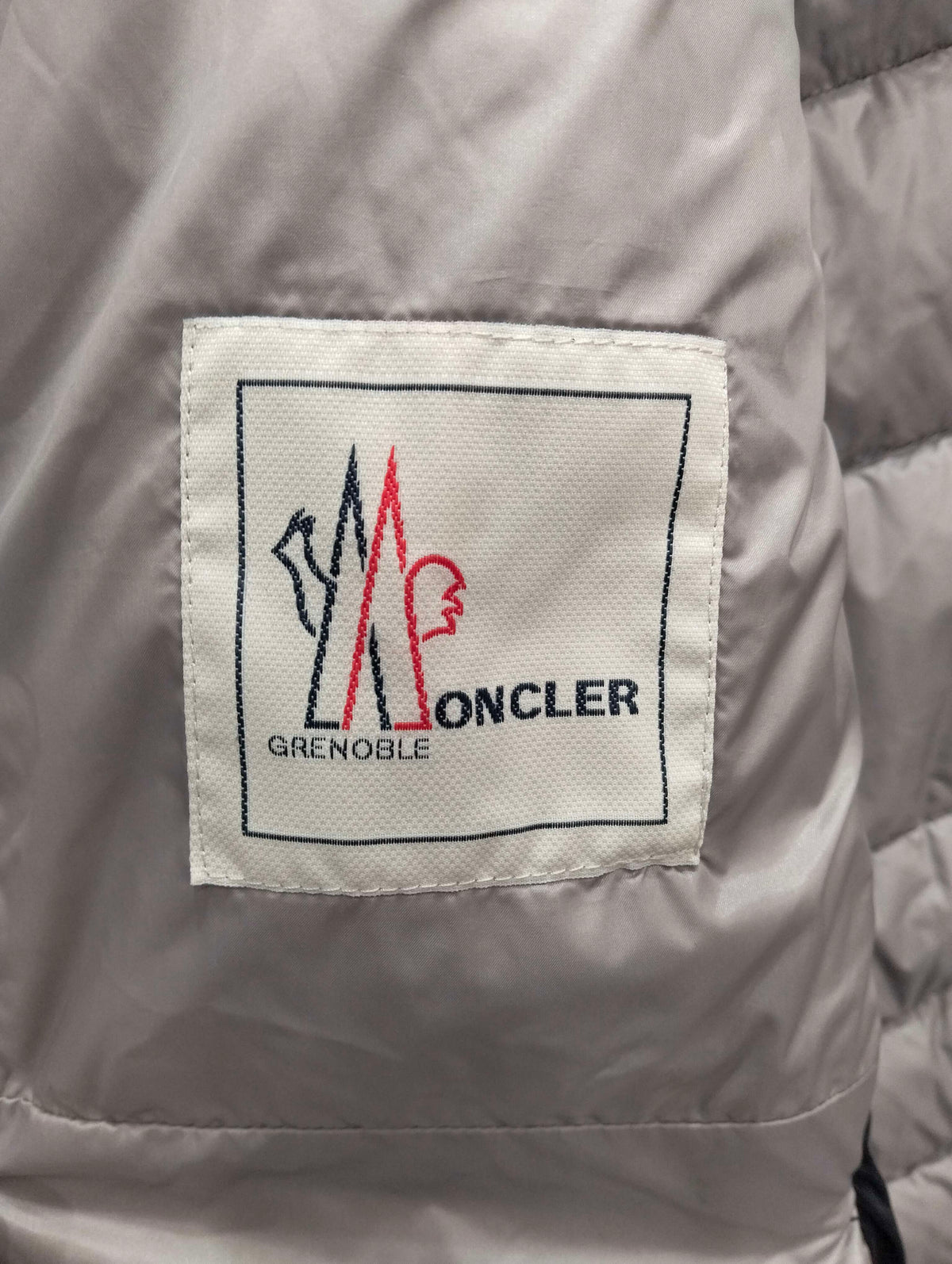 Moncler - Canmore - Polyamide - Black - (1)