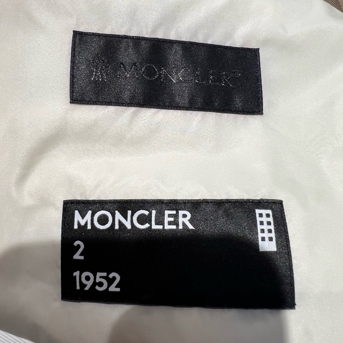 Moncler - Other - Polyamide - Beige - (48)