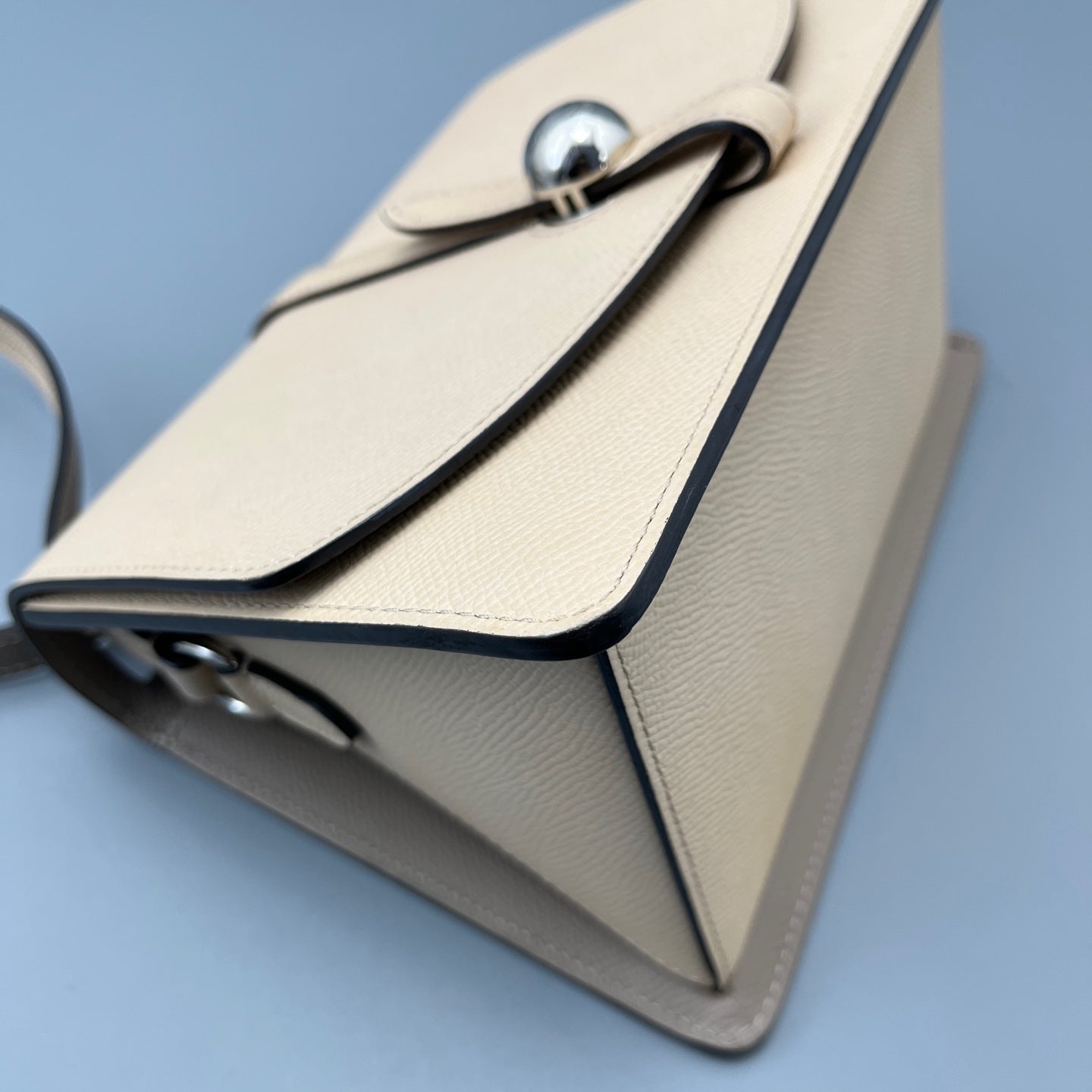 Moynat - Triangle Box Bag - Grained leather - Beige - (Small)