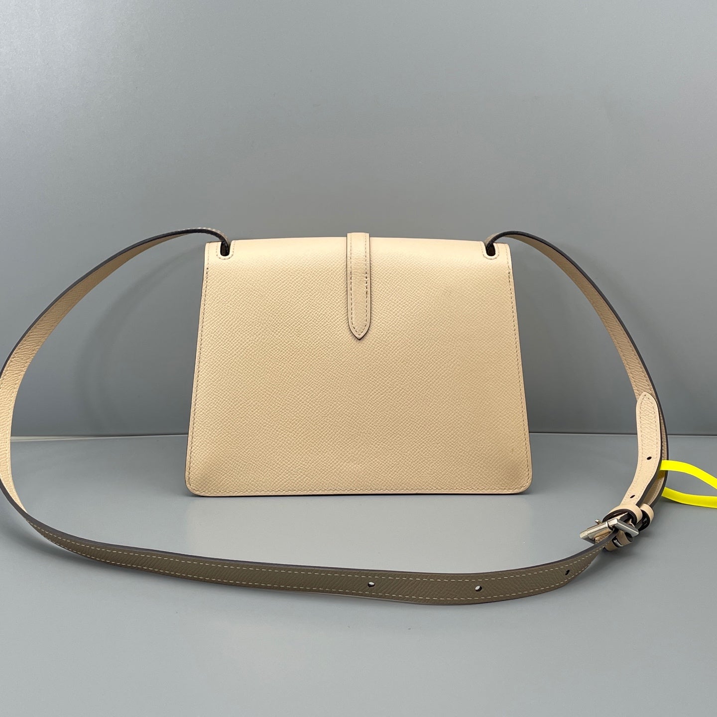 Moynat - Triangle Box Bag - Grained leather - Light pink - (mini)