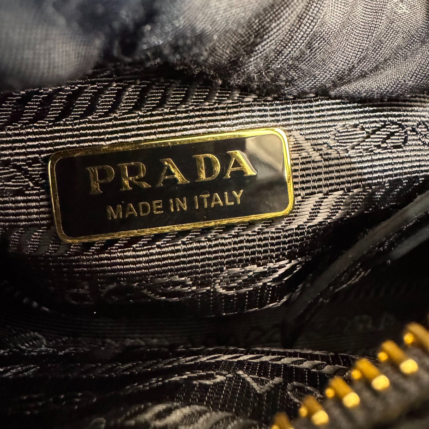 Prada - 1BH215_2CYR_F0002_V_OOO - Leather - Black