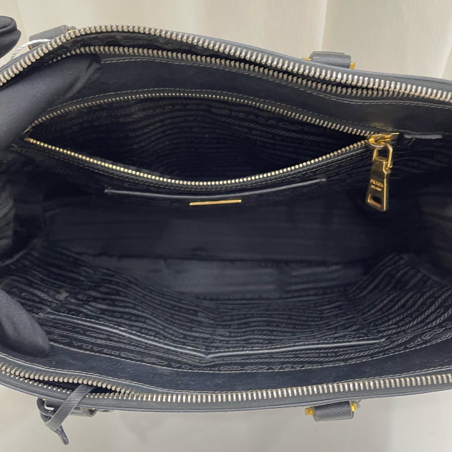 Prada - BN2674 - Leather - Black - (large)