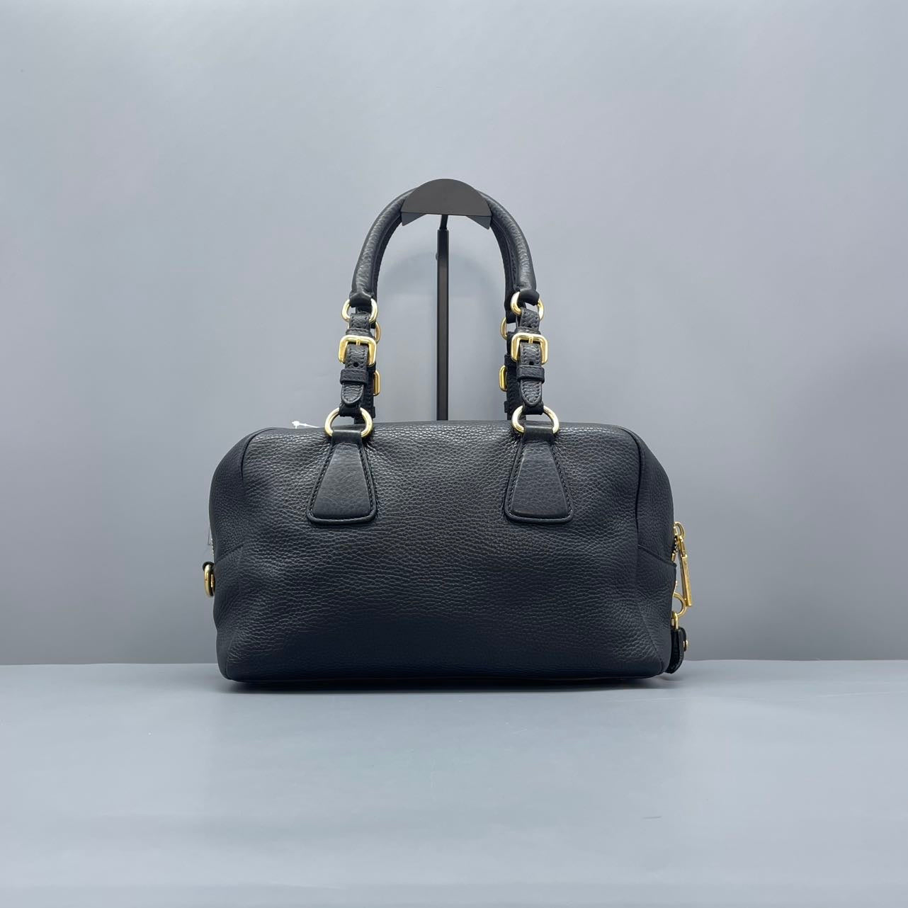 Prada - Boston Bag L7608 - Grained leather - Black - (medium)