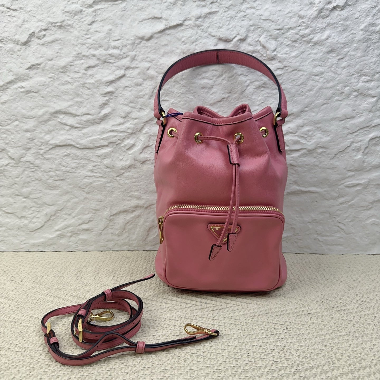 Prada - Bucket Bag - Leather - Pink - (medium)