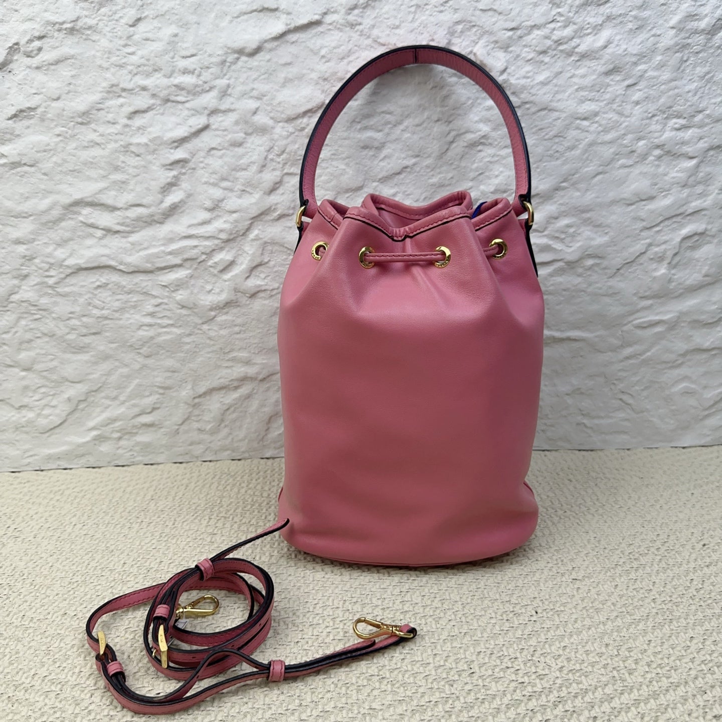 Prada - Bucket Bag - Leather - Pink - (medium)