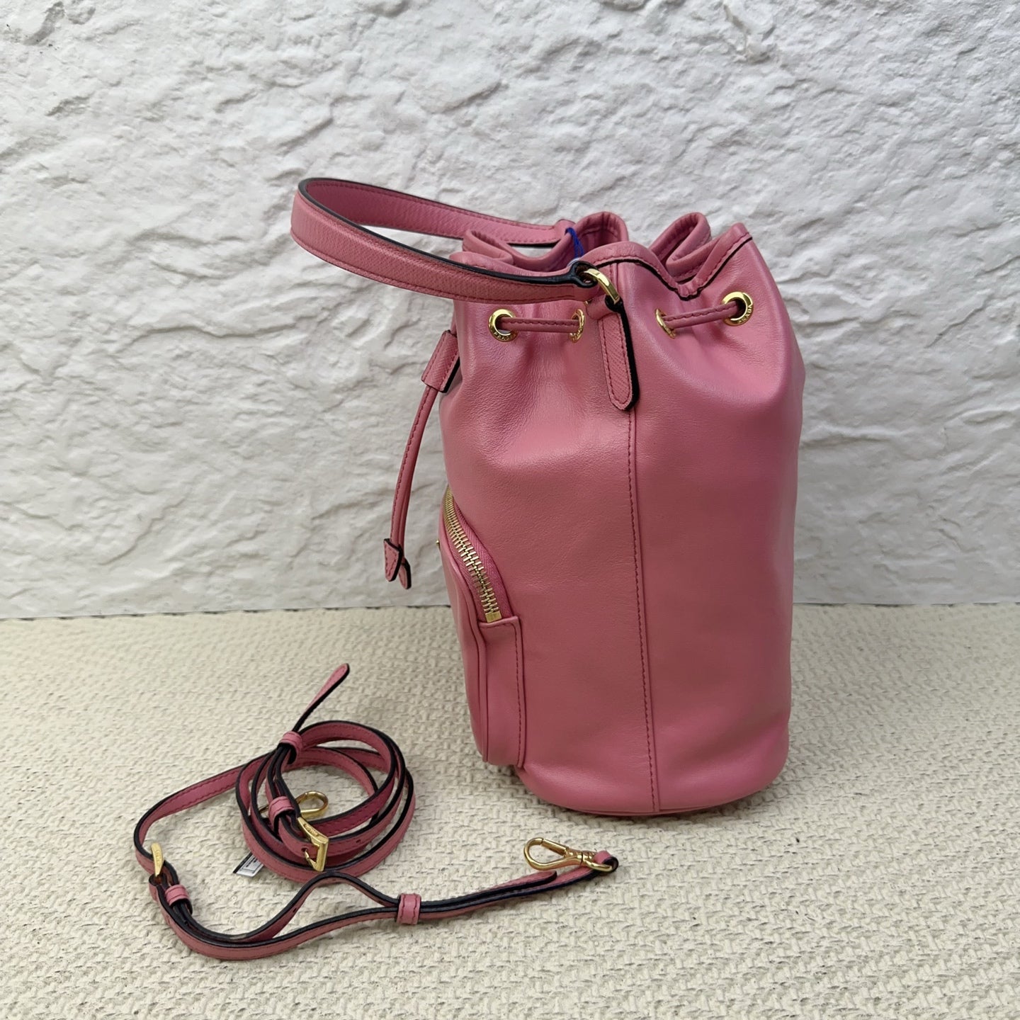 Prada - Bucket Bag - Leather - Pink - (medium)
