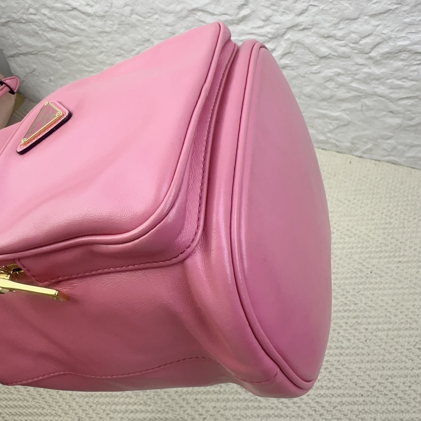 Prada - Bucket Bag - Leather - Pink - (medium)