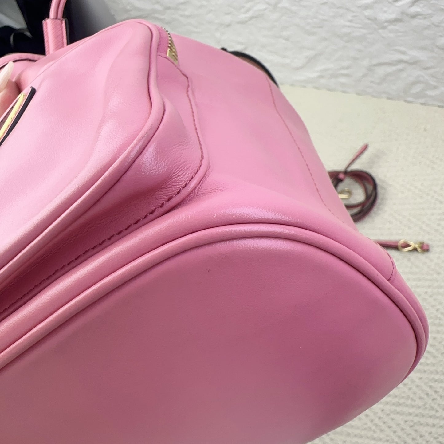 Prada - Bucket Bag - Leather - Pink - (medium)