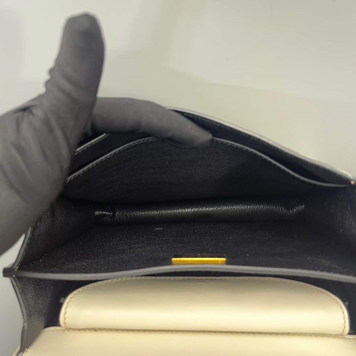 Prada - Cahier - Leather - White and Black - (Small)
