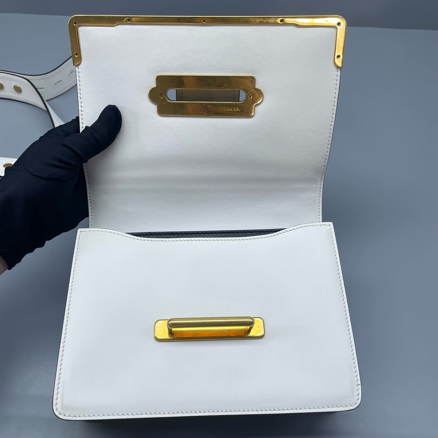 Prada - Cahier - Leather - White - (mini)