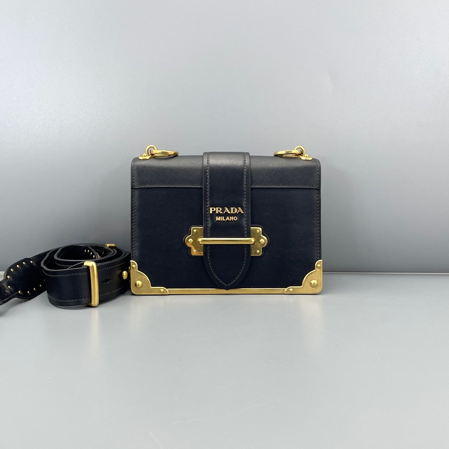 Prada - Cahier - Saffiano and smooth calf leather - Black with Gold-Tone Hardware - (Small)