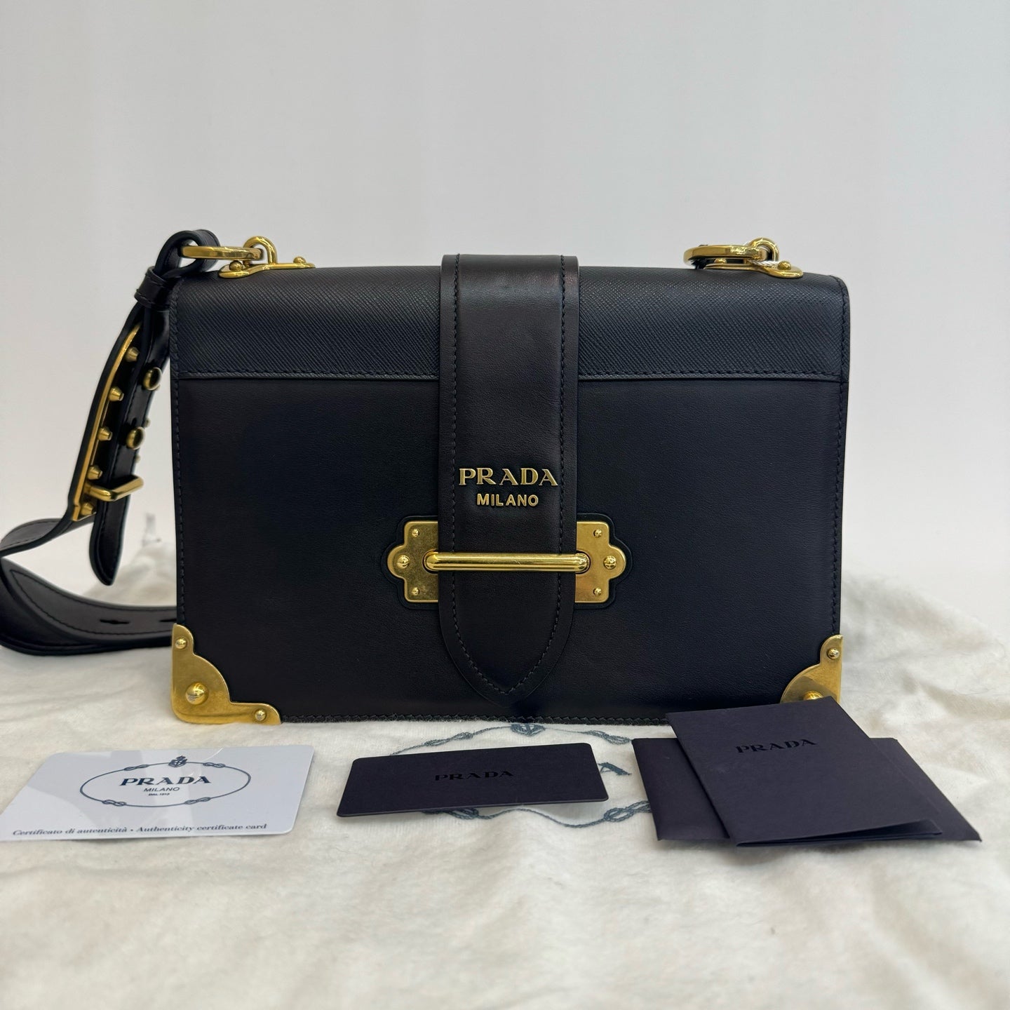Prada - Cahier - Saffiano and smooth leather - Black with Gold-Tone Hardware - (small)