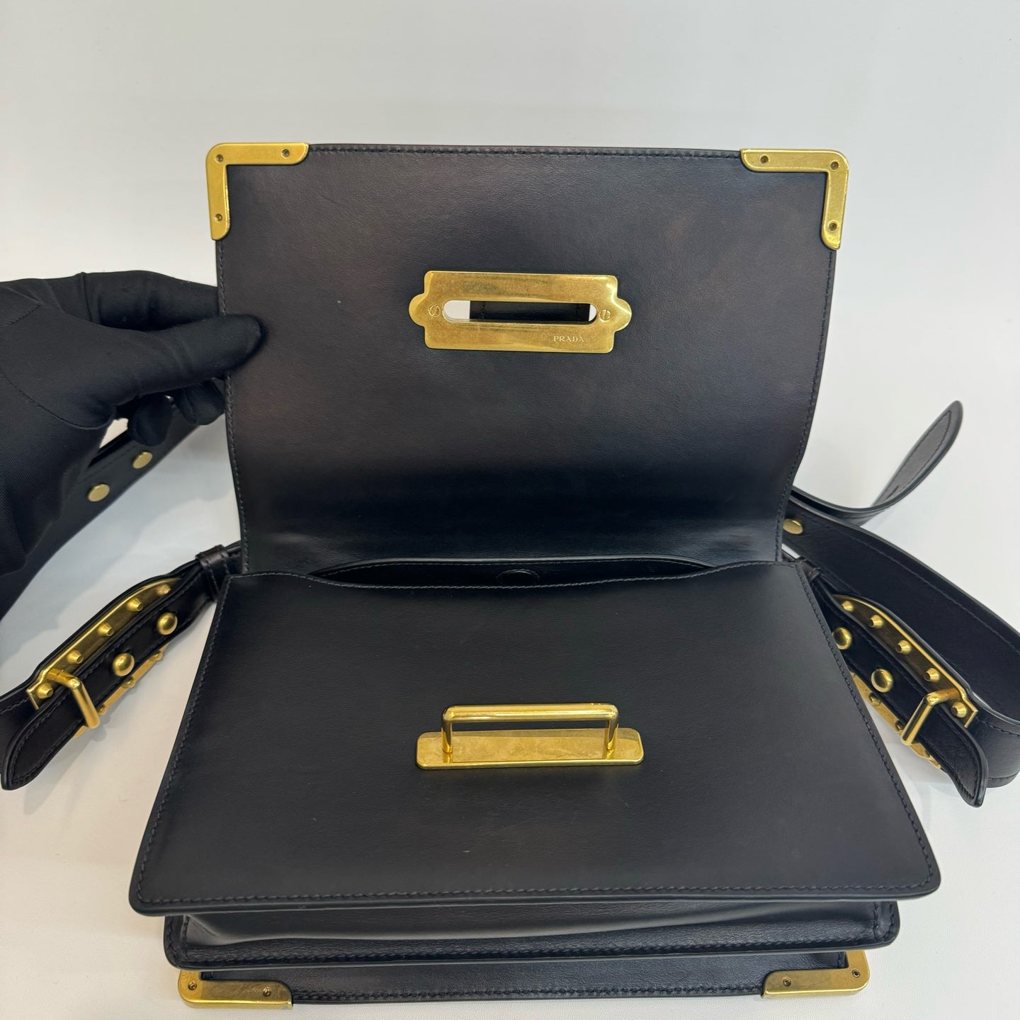 Prada - Cahier - Saffiano and smooth leather - Black with Gold-Tone Hardware - (small)