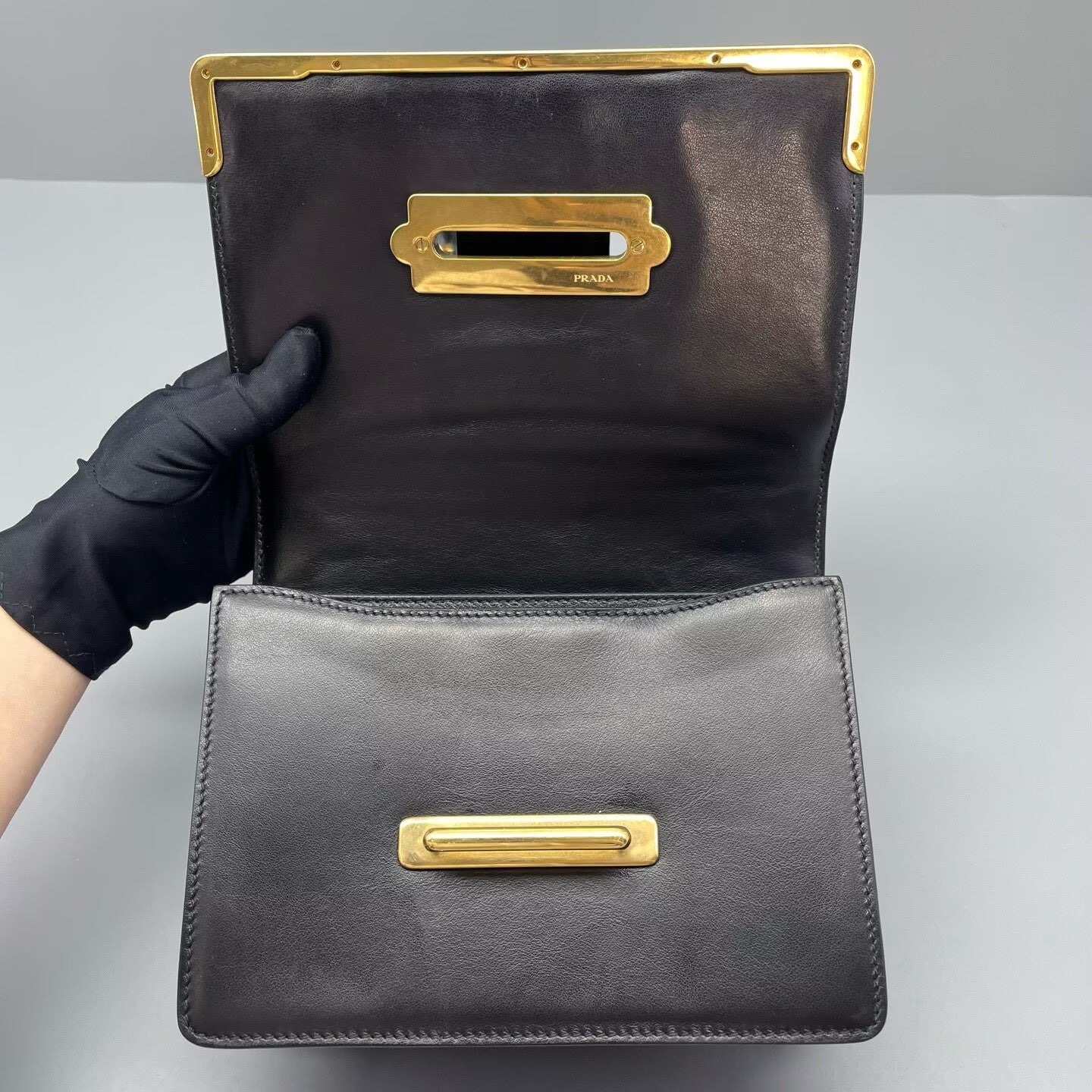 Prada - Cahier - Saffiano leather - Black with Gold-Tone Hardware - (Small)