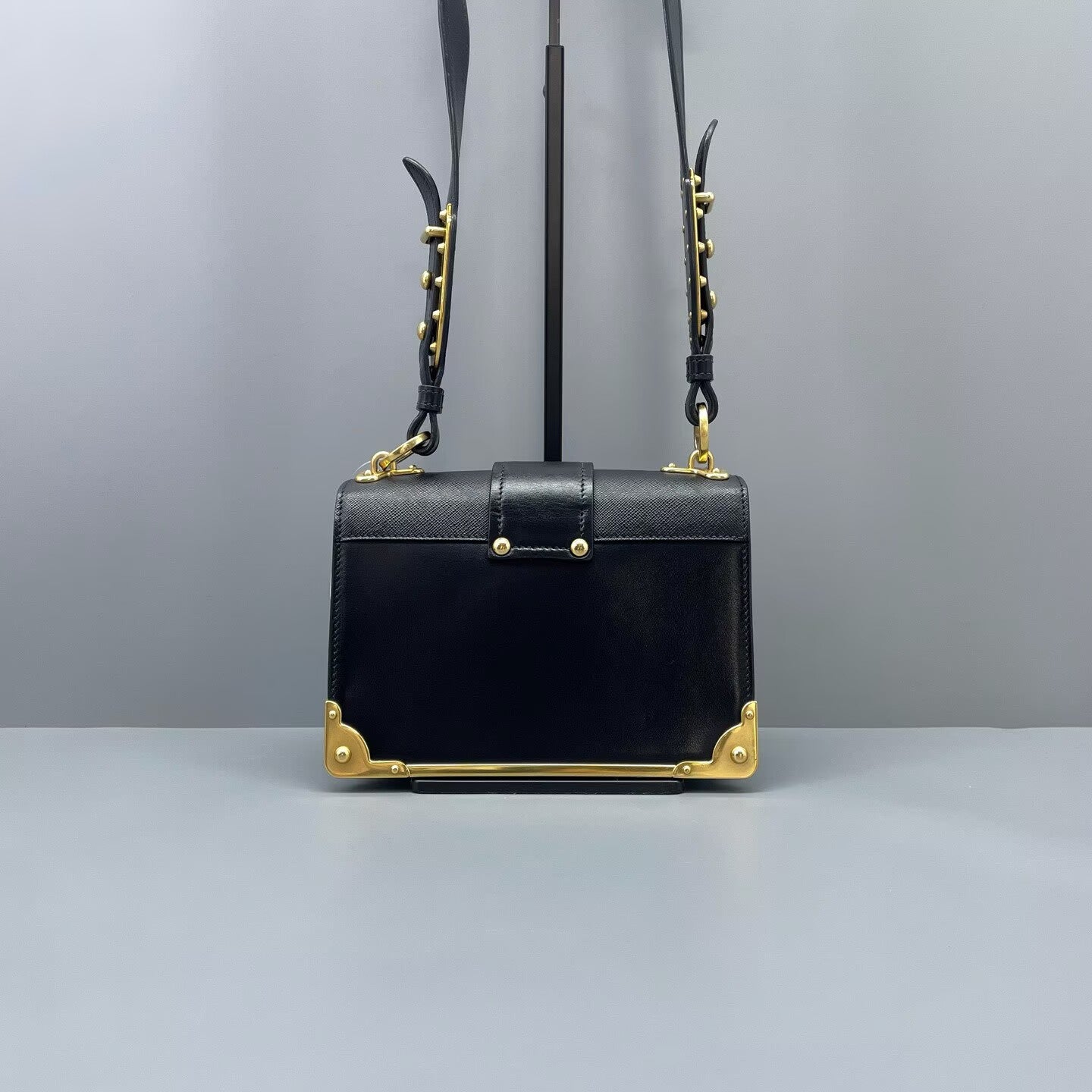 Prada - Cahier - Saffiano leather - Black with Gold-Tone Hardware - (Small)