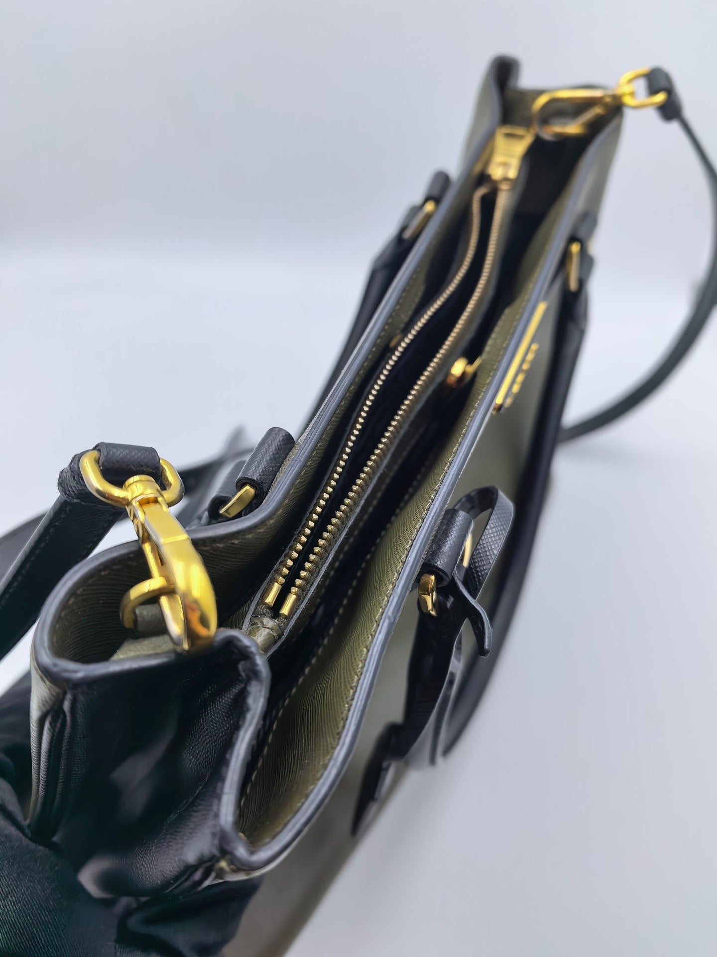 Prada - City Calf - Leather - Green - (large)