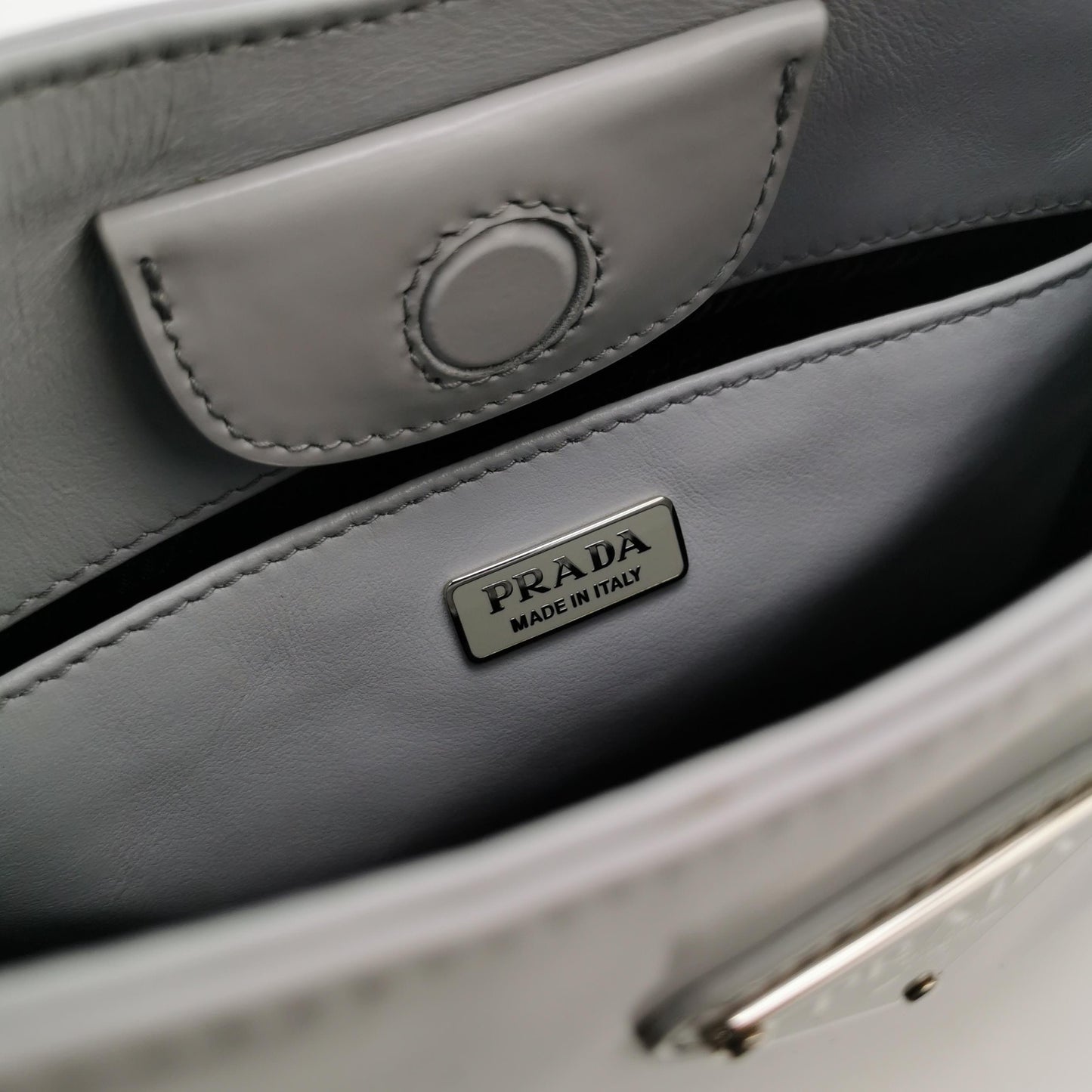 Prada - Cleo - Leather - Grey - (medium)