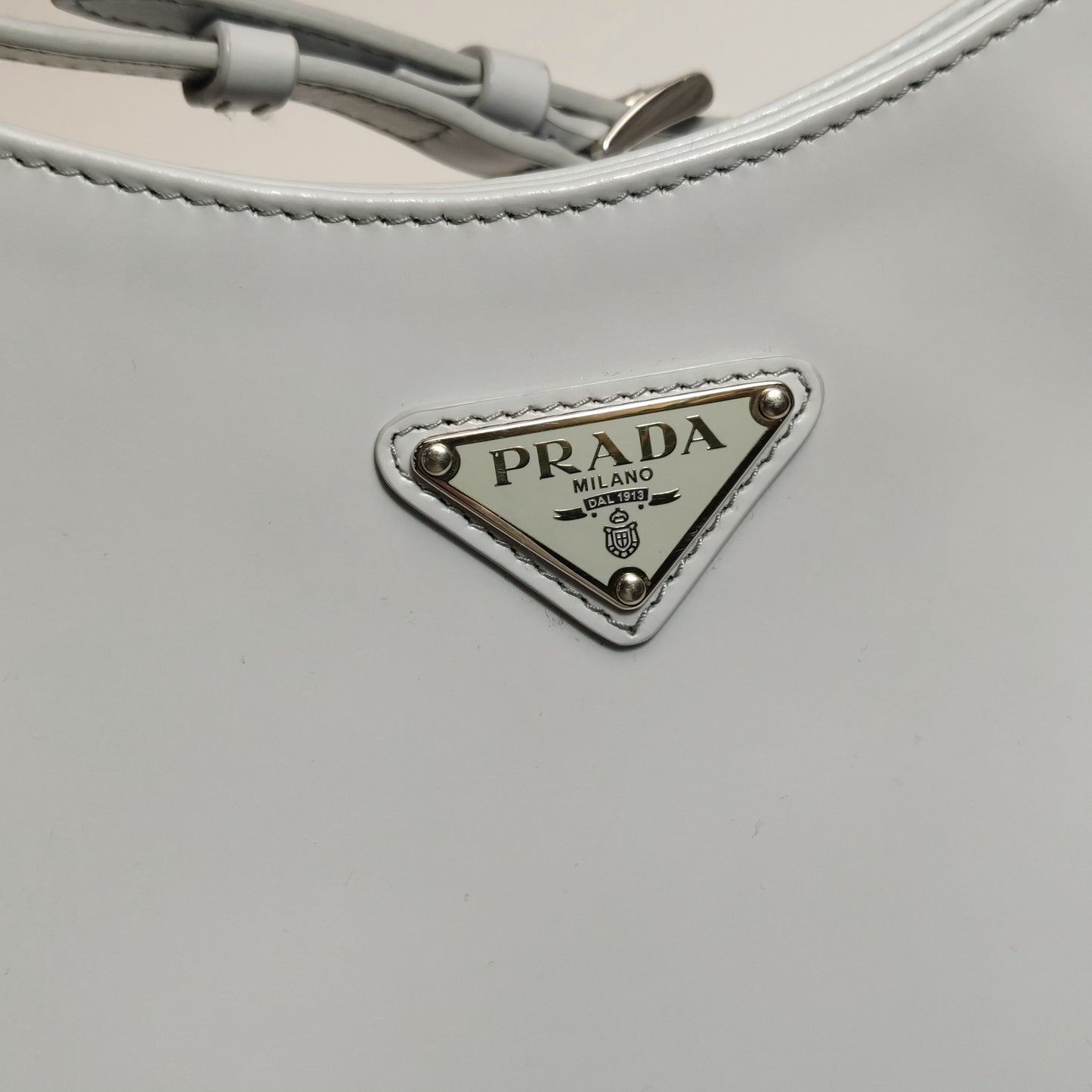 Prada - Cleo - Leather - Grey - (medium)