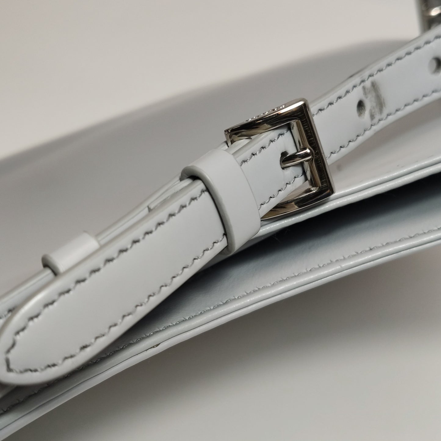 Prada - Cleo - Leather - Grey - (medium)
